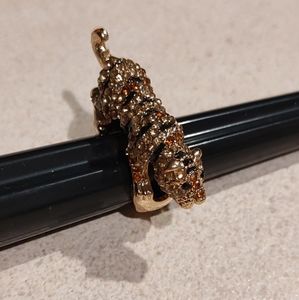 Avon Mark ring is a stunning piece of jewelry that features a tiger figurine 6.5